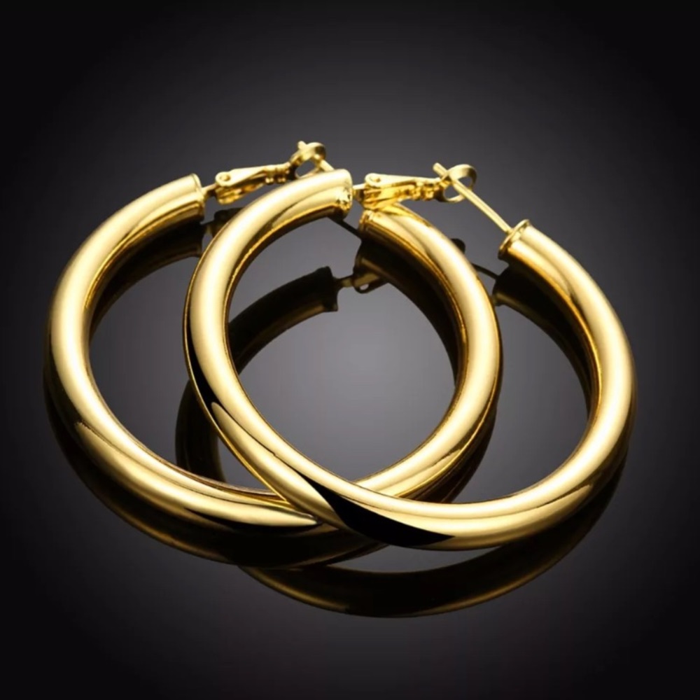 🌟 Gold Tone Big Hoop